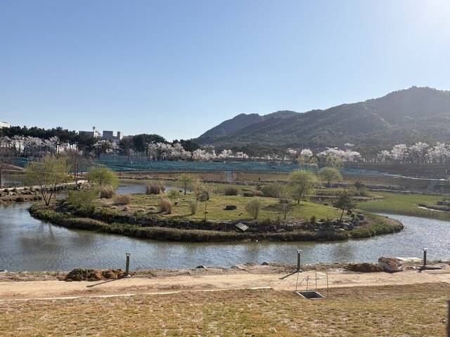 충남 내포신도의 명품 홍예공원