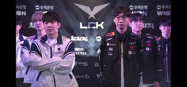 19일 서울 종로구 롤파크에서 열린 '2026 리그 오브 레전드 챔피언스 코리아(LCK)' 정규 시즌 2경기 1세트에서 T1이 키움 DRX를 꺾고 먼저 웃었다. (T1 & 키움DRX = 1:0)./사진=네이버 치지직 라이브영상 캡처