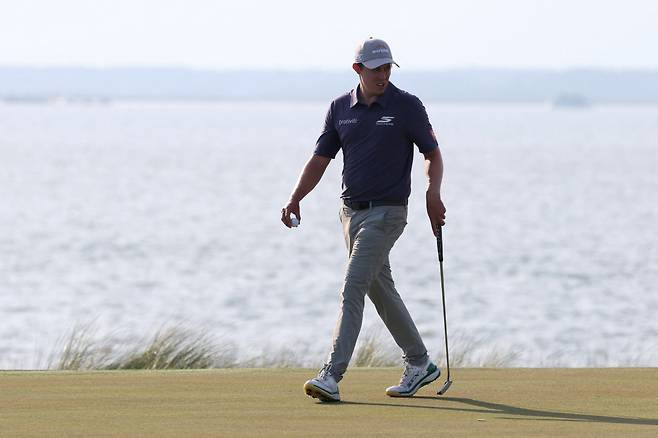 HILTON HEAD ISLAND, SOUTH CAROLINA - APRIL 18: Matthew Fitzpatrick of England looks on from the 18th green during the third round of the RBC Heritage 2026 at Harbour Town Golf Links on April 18, 2026 in Hilton Head Island, South Carolina.   Kevin C. Cox/Getty Images/AFP (Photo by Kevin C. Cox / GETTY IMAGES NORTH AMERICA / Getty Images via AFP)







<저작권자(c) 연합뉴스, 무단 전재-재배포, AI 학습 및 활용 금지>