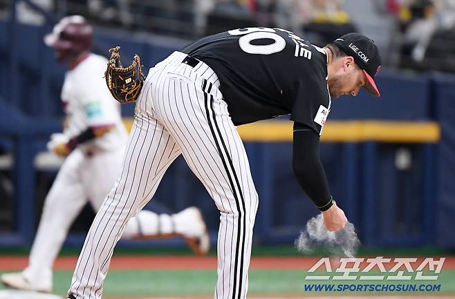 5일 서울 고척스카이돔에서 열린 LG-키움전. 2회말 1사 김건희에게 솔로포를 허용한 톨허스트. 정재근 기자 cjg@sportschosun.com/2026.4.5/