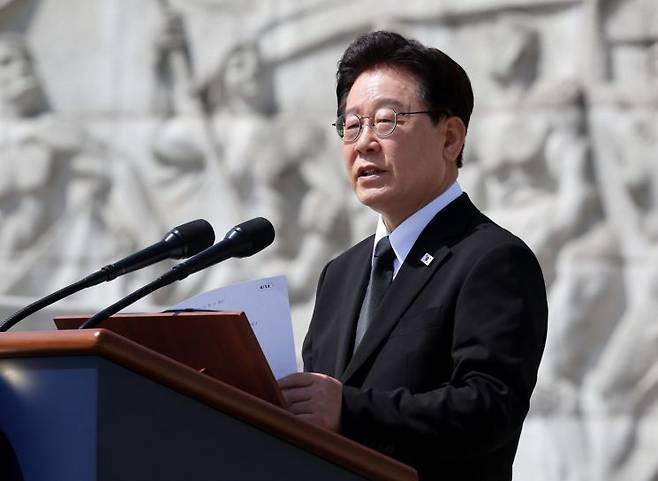 이재명 대통령이 19일 서울 강북구 국립 4·19민주묘지에서 열린 4·19혁명 기념식에서 기념사를 하고 있다. 2026.4.19 연합뉴스