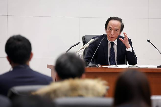 우에다 가즈오 일본은행(BOJ) 총재가 지난 3월 일본은행에서 기자회견을 하고 있다. /연합뉴스