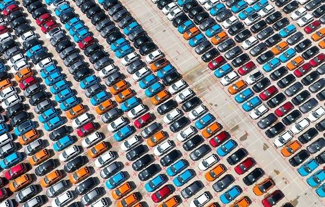 수출 선적 기다리는 중국산 자동차. ⓒ EPA/연합뉴스