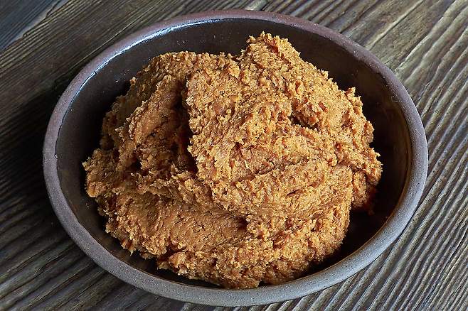 집에서 직접 된장을 발효시켜 먹으면 더 건강할 것 같다는 인식이 있다. 그러나 전문가에 따르면 제조 과정에서 독소가 발생할 수 있어 지속적인 섭취에 주의가 필요하다. /사진=클립아트코리아