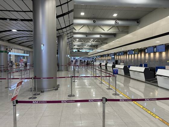 비어있는 제주국제공항 출발 카운터. 최충일 기자