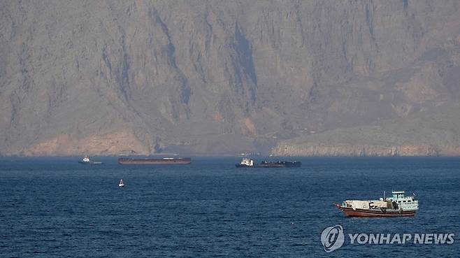 호르무즈 해협 인근 선박