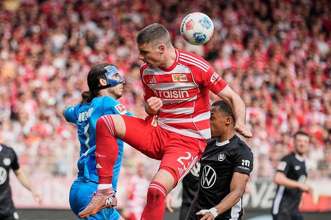 [베를린=AP/뉴시스]우니온 베를린, 볼프스부르크에 1-2 패배. 2026.04.18.