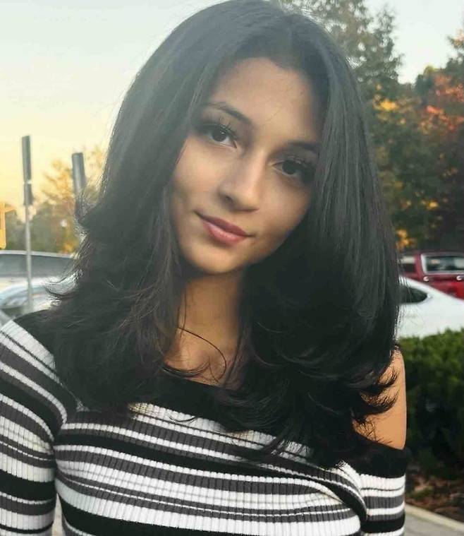 마케일라 르네 세틀스의 생전 모습. 유족은 세틀스가 친부를 둘러싼 성폭력 사건 이후 극심한 정신적 고통을 겪었다고 주장했다. 유족 제공