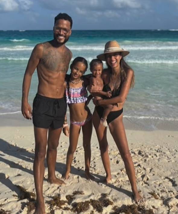 조 톰슨 가족의 모습. /사진=데일리 메일 갈무리