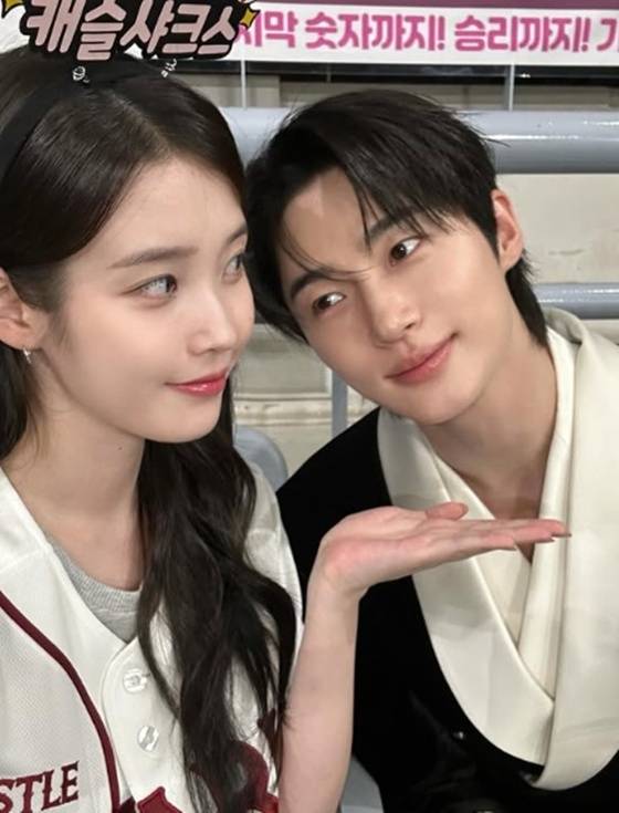 아이유, 변우석 /사진=아이유 SNS
