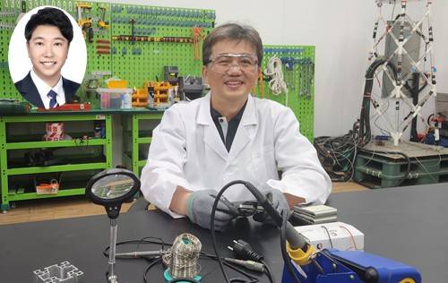 이필승 교수 (중앙), 배준한 석사 졸업생 (좌상). 사진=KAIST 제공