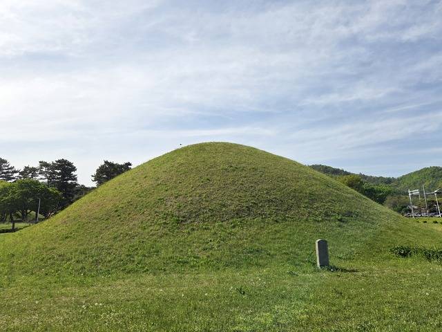 경주 서악동 무열왕 남쪽 가까운곳에 위치하고 있는 김인문묘. 강시일 기자