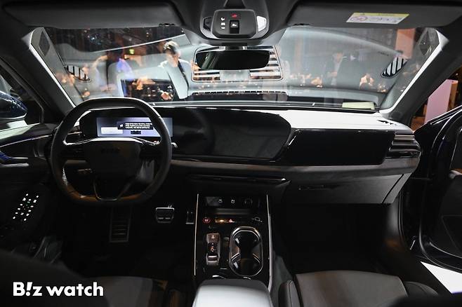 아우디 코리아가 20일 서울 중구 반얀트리에서 프리미엄 비즈니스 세단 세그먼트 '더 뉴 아우디 A6'를 국내 공식 출시하고 있다./사진=이명근 기자 qwe123@