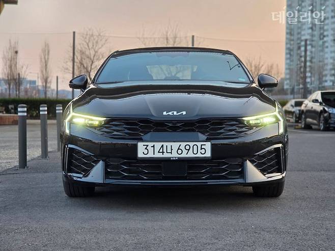 기아 2026년형 K5 하이브리드 정면. ⓒ데일리안 정진주 기자