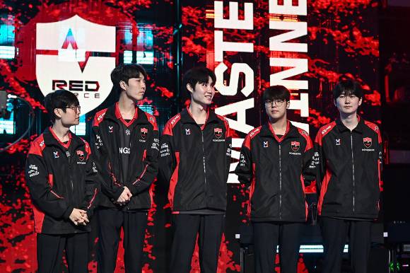 스테이지 1에서의 첫 승 거둔 농심 레드포스. [사진=라이엇게임즈]