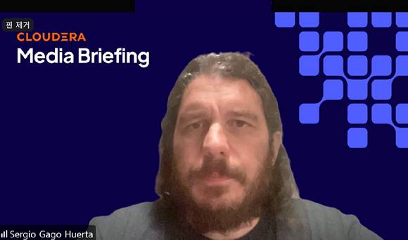 세르지오 가고 클라우데라 최고기술책임자(CTO)가 온라인 미디어 브리핑에서  '데이터 준비 지수' 보고서 세부 내용을 설명하고 있다. [사진=클라우데라]