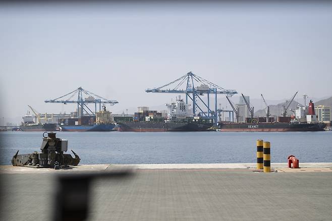 지난 17일(현지시간) 촬영된 아랍에미리트연합(UAE) 푸자이라 항구. UAE 대통령실 제공·EPA연합뉴스