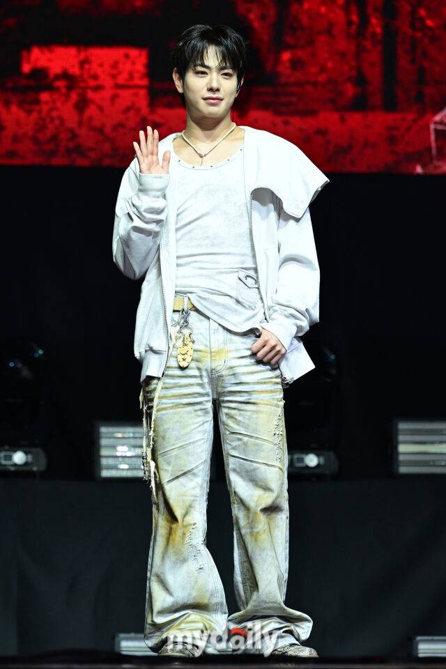 그룹 이븐 첫 번째 싱글앨범 쇼케이스/곽경훈 기자 kphoto@mydaily.co.kr