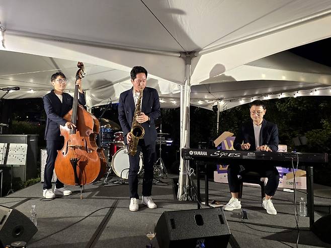 와인 앤 버스커 공연. 최현태 기자