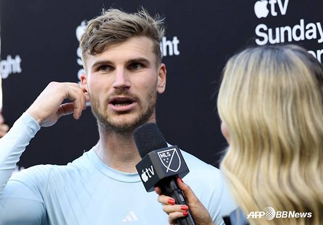 너제이 어스퀘이크스 공격수 티모 베르너가 20일(한국시간) 미국 캘리포니아주 로스앤젤레스의 BMO 스타디움에서 열린 LA FC와의 '2026 미국 메이저리그사커(MLS) 8라운드 경기 후 인터뷰하고 있다. /AFPBBNews=뉴스1