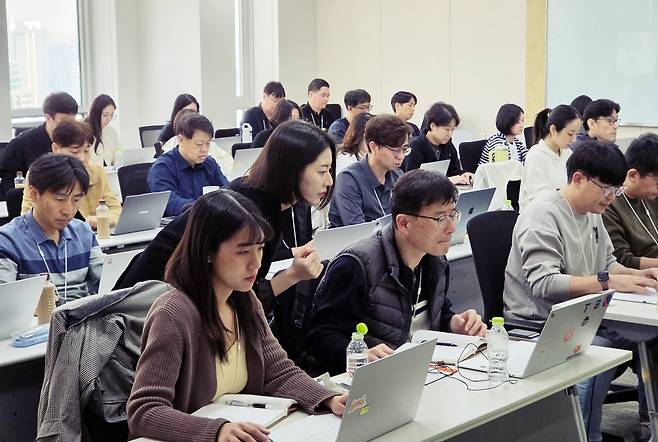 SKB 'AI Agent Lab' 과정 [SK브로드밴드 제공. 재판매 및 DB 금지]