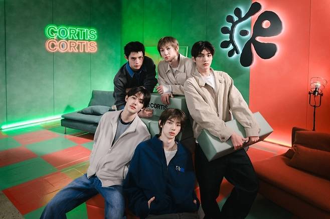 코르티스의 서울 비밀공간에서 만나는 ‘Green vs. Red’ 경험, 에어비앤비에서 단독 공개. 사진ㅣ에어비앤비