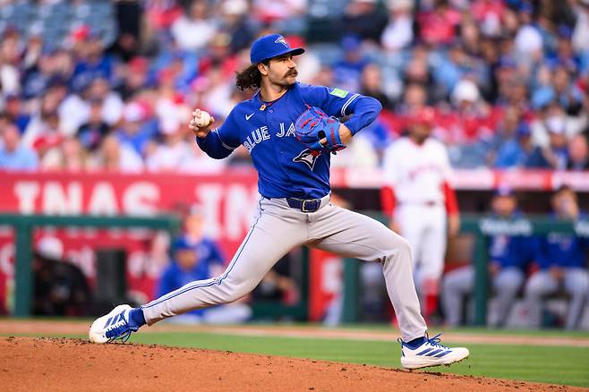 Apr 20, 2026; Anaheim, California, USA; Toronto Blue Jays pitcher Dylan Cease (84) delivers during the first inning against the Los Angeles Angels at Angel Stadium. Mandatory Credit: William Liang-Imagn Images







<저작권자(c) 연합뉴스, 무단 전재-재배포, AI 학습 및 활용 금지>