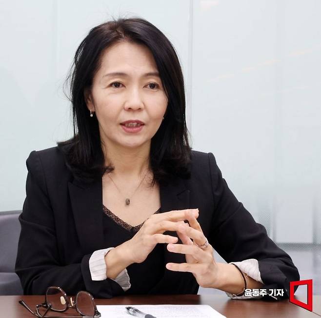 김희진 신한은행 S&T센터장이 아시아경제와 인터뷰를 하고 있다. 윤동주 기자