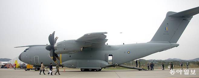 에어버스의 터보프롭 수송기 A400M. 
이원주 기자 takeoff@donga.com