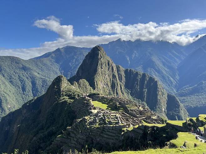 [서울=뉴시스] 국가유산청이 지난 15일 페루 문화부와 문화유산 분야 교류 협력을 강화하기 위한 양해각서를 서면으로 체결했다.(사진=국가유산청 제공) *재판매 및 DB 금지