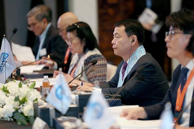 [대전=뉴시스]윤석대 수자원공사 사장이 20일(현지시삭) 필리핀 마닐라에서 열린 제24차 아시아물위원회 이사회 회의를 진행하고 있다. 2026. 04. 21 photo@newsis.com *재판매 및 DB 금지