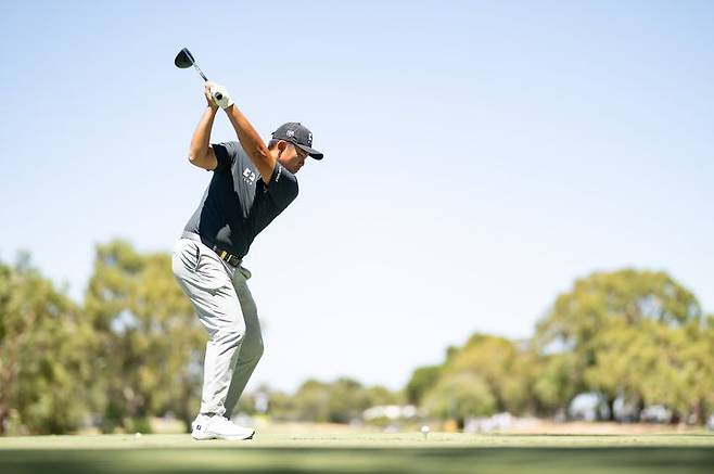 [서울=뉴시스] 코리안 골프클럽의 주장 안병훈이 13일(현지 시간) 호주 애들레이드 그레인지 골프클럽에서 열린 LIV 골프 애들레이드 2라운드에서 2번 홀 티샷을 하고 있다. (사진=LIV 골프 제공). 2026.02.14. *재판매 및 DB 금지