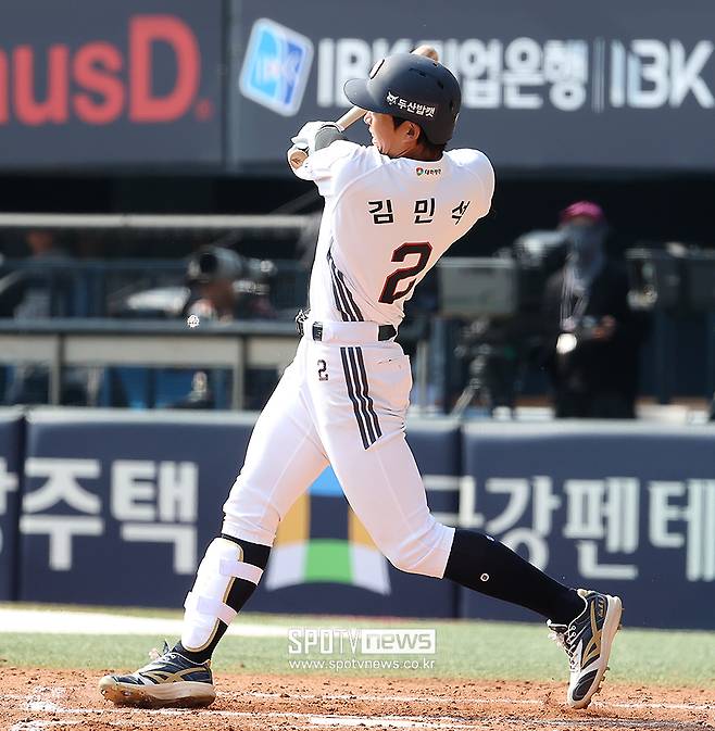 ▲ 시즌 초반 타격에서 맹활약하며 두산의 현재이자 미래로 각광받고 있는 김민석 ⓒ곽혜미 기자