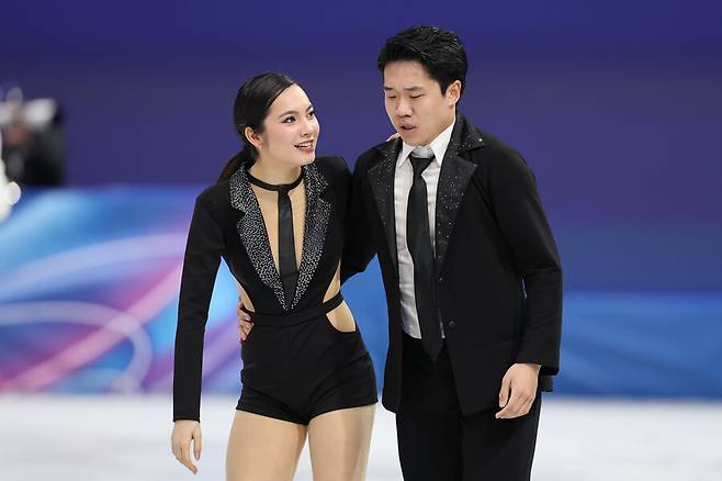 ▲ 한국 피겨스케이팅 아이스댄스 '간판' 임해나(왼쪽)-권예 조가 결국 각자의 길을 걷는다.&nbsp;지난 7년간 은반 위에서 호흡을 맞춘 둘은 프라하 세계선수권대회를 끝으로 파트너십을 정리, 새 전환점을 모색한다. ⓒ 연합뉴스