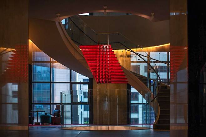 라이즈 호텔의 갤러리 같은 로비&nbsp;©라이즈 호텔