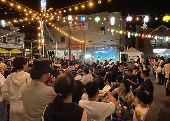 청주시 야간명소 '육거리 야시장'이 이번엔 포차존으로 변신한다.(사진=청주시 제공)