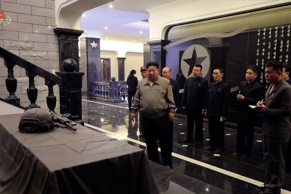 김정은 북한 국무위원장이 해외군사작전 전투위훈기념관 건설장을 현지지도하고 '쿠르스크 해방작전' 종결 1주년에 맞춰 준공식을 진행할 것이라고 밝혔다. 연합뉴스