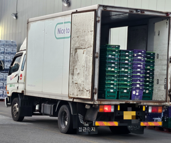 CU 진주물류센터 노동자가 운전하는 상온 전용노동자가 운전하는 상온 전용 2.5t 화물차. /화물연대