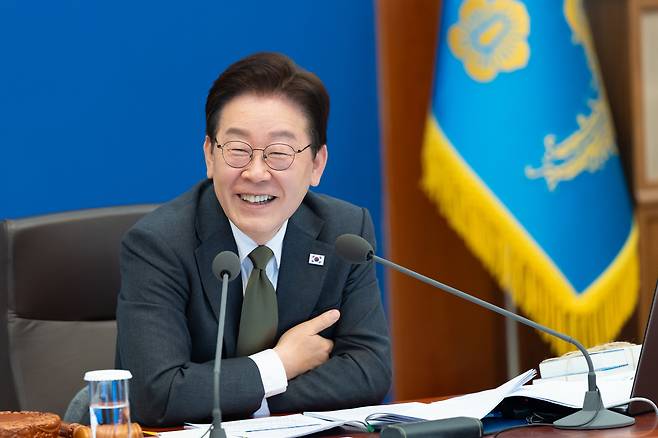▲ 이재명 대통령이 지난 14일 청와대에서 국무회의 겸 비상경제점검회의를 주재했다.