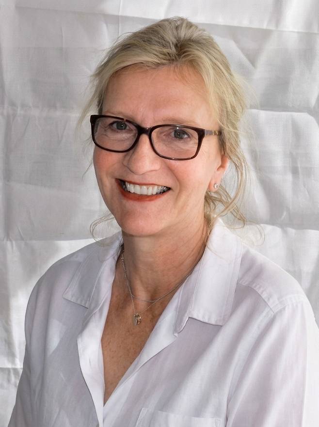 엘리자베스 스트라우트.