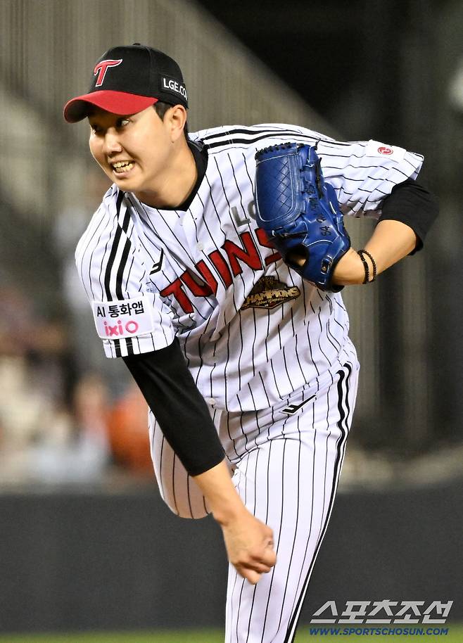 21일 잠실구장에서 열린 LG와 한화의 경기. LG 유영찬이 역투하고 있다. 잠실=박재만 기자 pjm@sportschosun.com/2026.04.21/