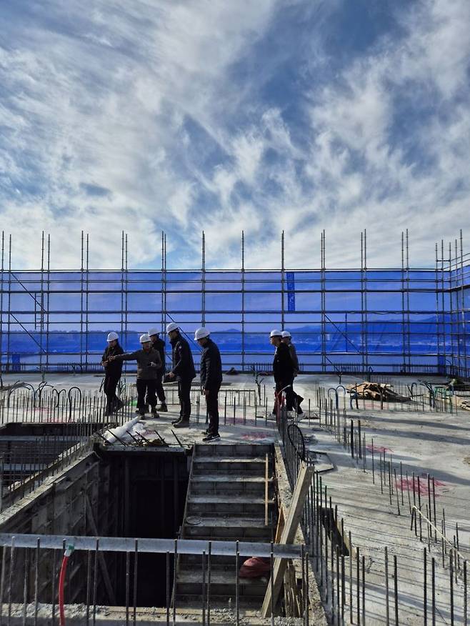 건설현장 안전 점검하는 모습. 아시아경제 DB.