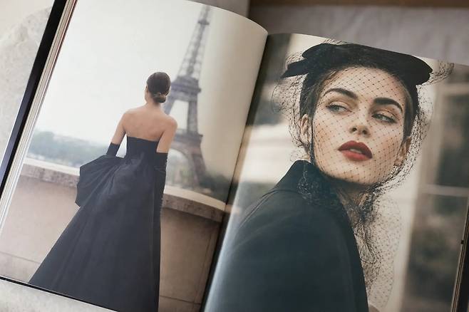 오픈AI 챗GPT 이미지 2.0으로 생성한 이미지 자료. 진짜 패션 모델이 찍은 화보 사진처럼 자연스러운 모습이다./오픈AI