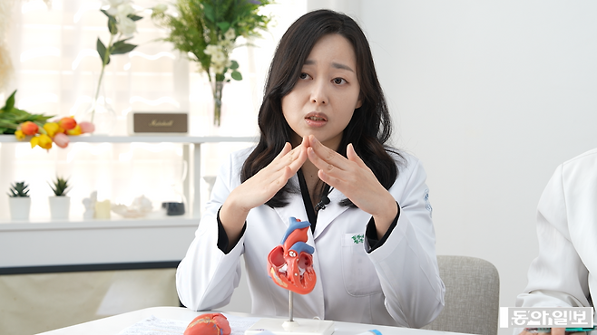 부천세종병원 심장내과 정지현 과장이 심장질환 중 하나인 승포판막 역류증 시술법에 대해 설명하고 있다. 
이진한 의학전문기자·의사 
likeday@donga.com