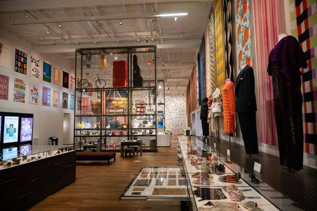 취리히 디자인 미술관 토니아레알관 주 전시실.