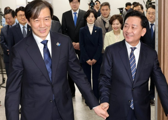 조국 조국혁신당 대표와 이광재 전 의원. 연합뉴스