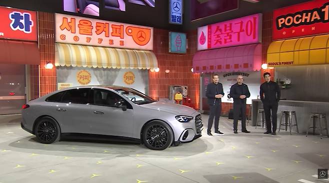 메르세데스-벤츠가 지난 20일 서울 성동구 XYZ에서 신형 전기 C-클래스 공개 행사를 진행하는 모습. 메르세데스-벤츠 유튜브 채널 캡처