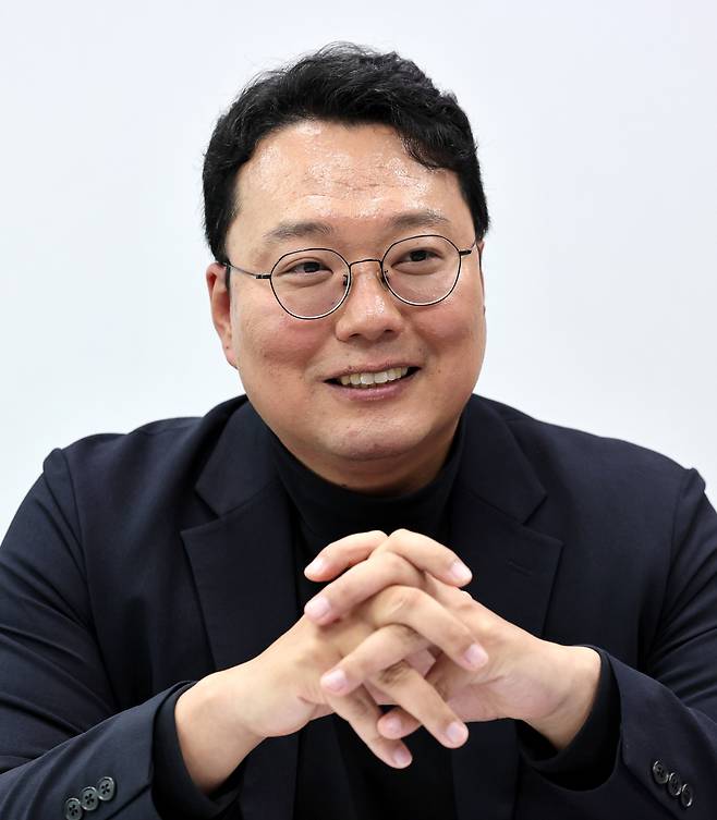 천하람 개혁신당 원내대표가 22일 서울 여의도 국회의원회관에서 진행된 본지와의 단독 인터뷰에서 ‘민원 공포’에 무너진 학교체육 실태를 지적하며 입법 대안을 설명하고 있다.&nbsp;허정호 선임기자