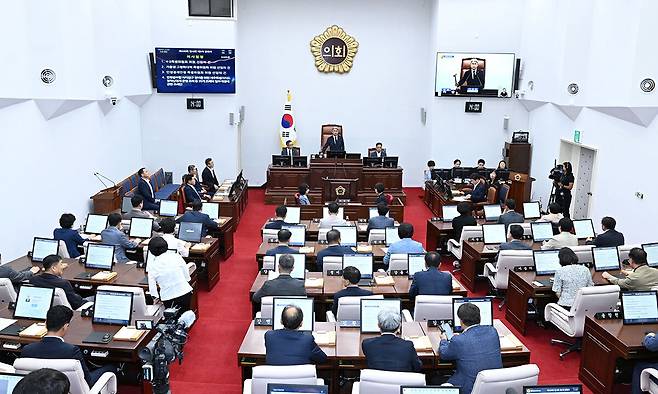 제주도의회 본회의장 전경. 제주도의회 제공