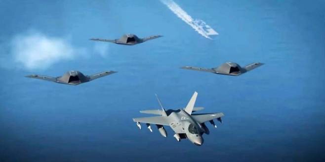 국산 스텔스 무인기와 KF-21 보라매(앞쪽)와 작전하는 상상도. 사진 제공= 방위사업청